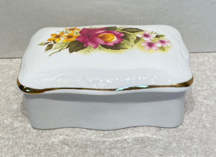 Royal Stuart Ireland Covered Box