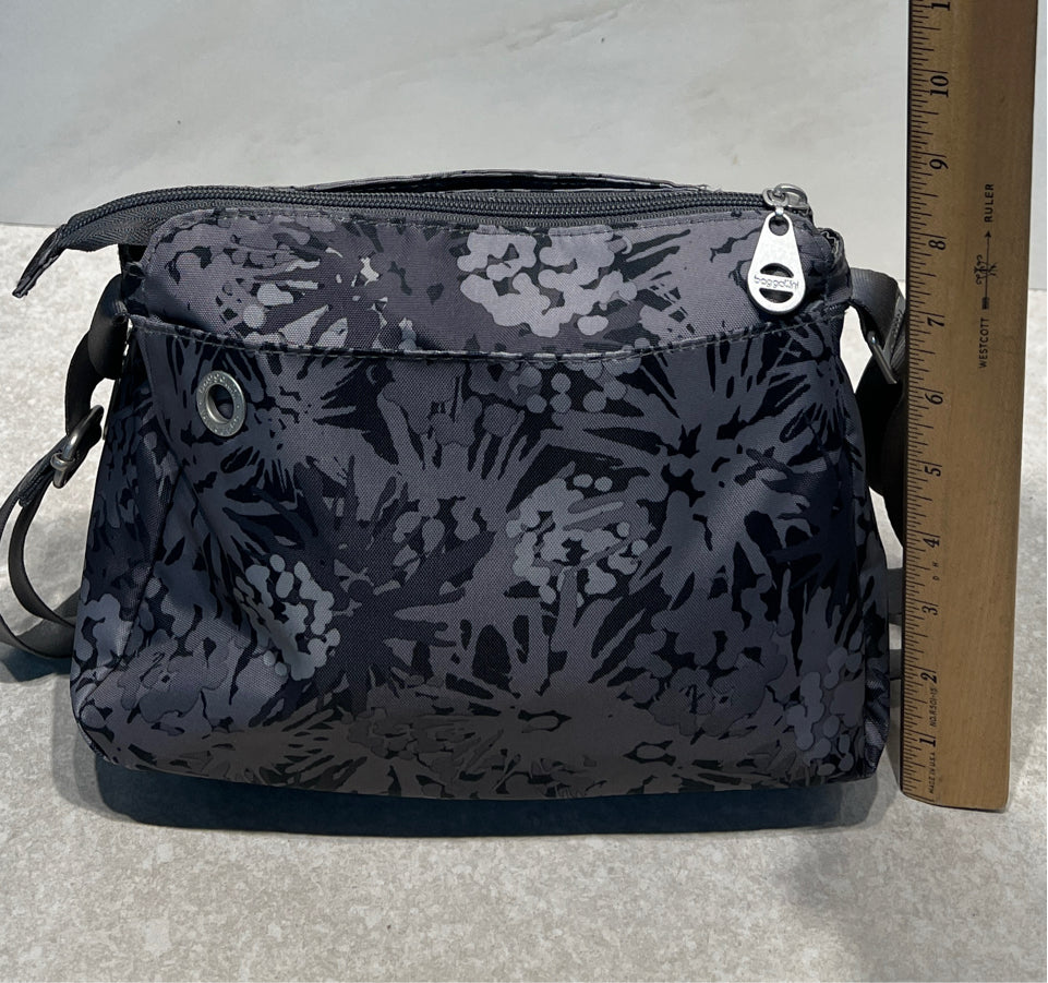 Baggallini Handbag