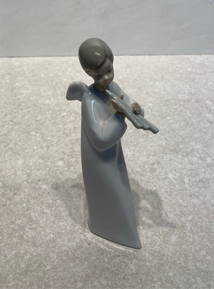 Nao Figurine