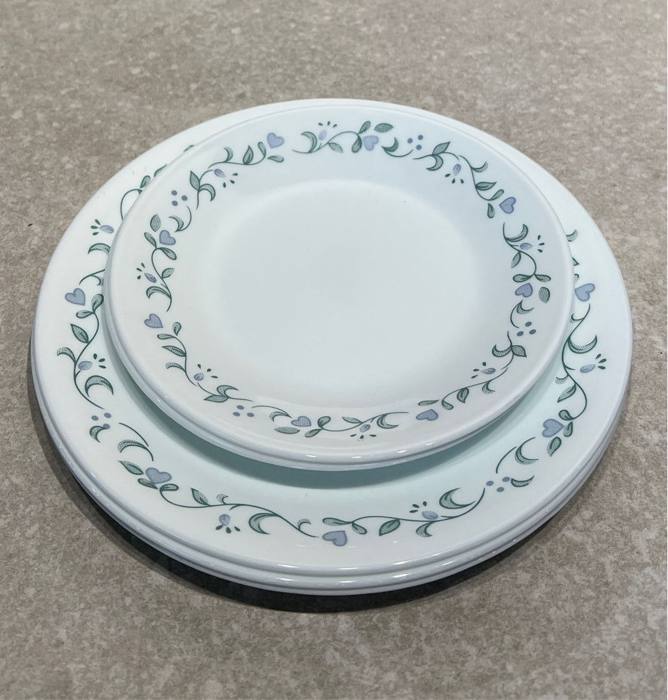 Set of 5 Corelle Plates