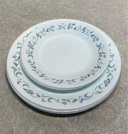 Set of 5 Corelle Plates