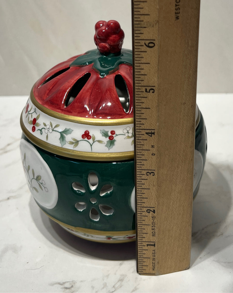 Pfaltzgraff Covered Dish