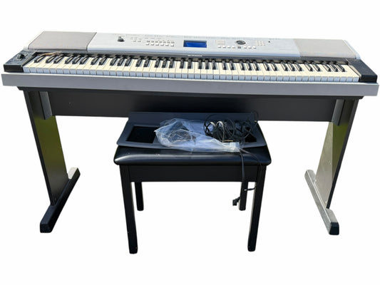 Yamaha Keyboard with Bench