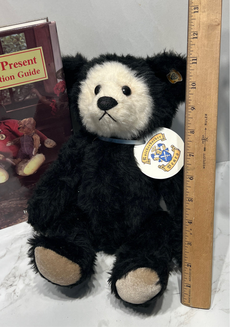 Knickberbocker Bear With Book