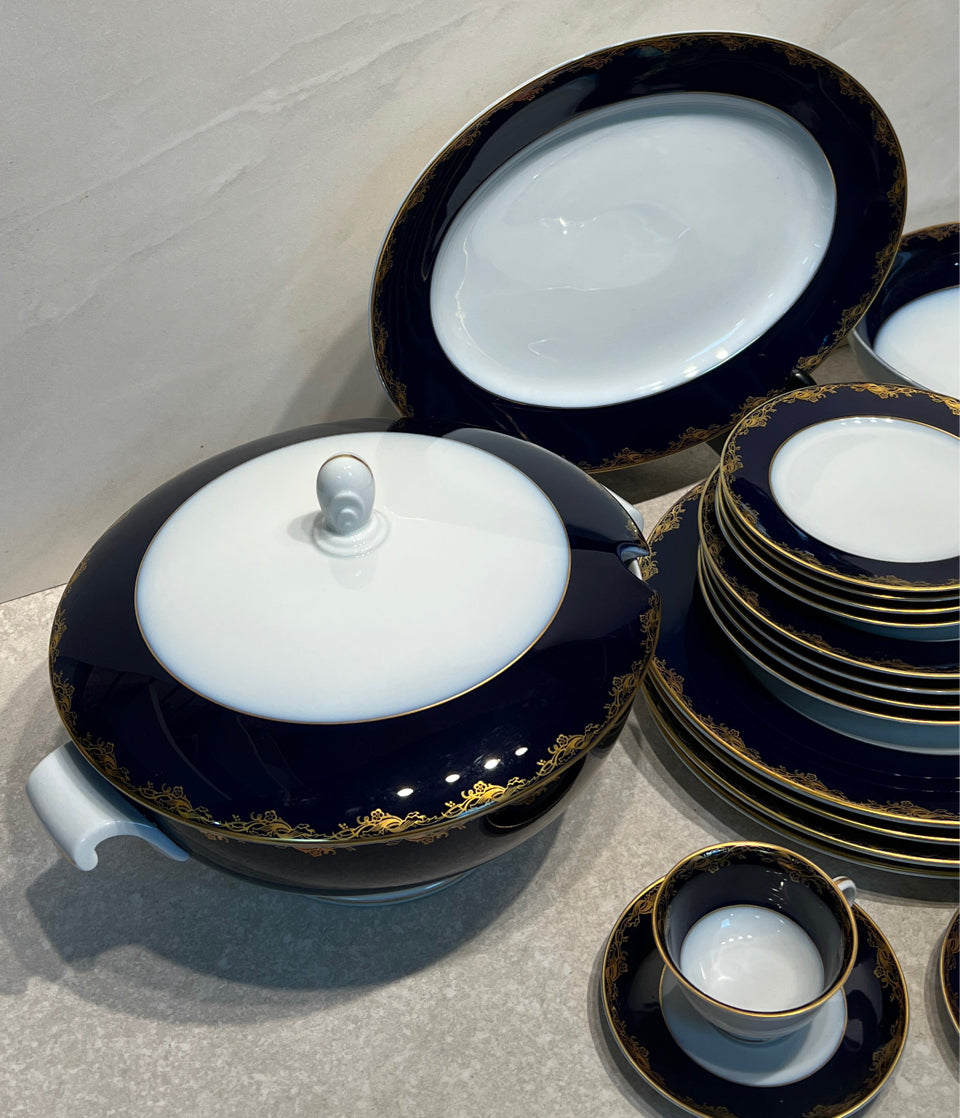 Classic Rose Dinnerware Set