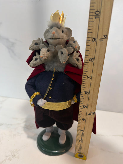 Byers Choice Caroler
