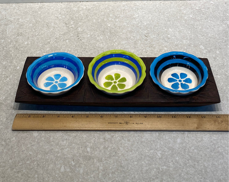 Set of 3 Bowls on Stand