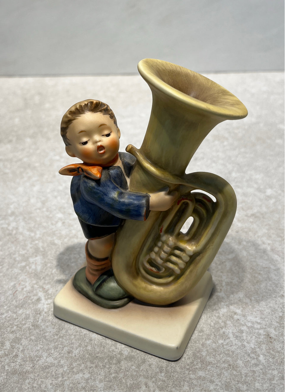 Hummel Tuba Player