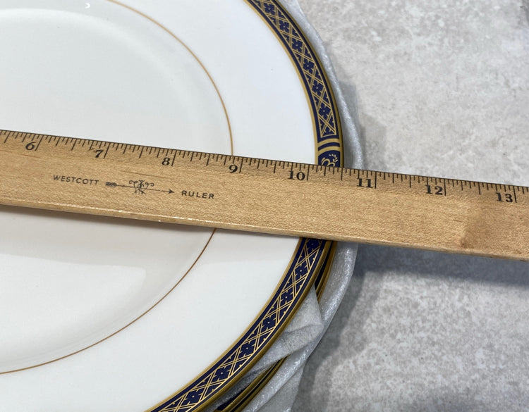 Royal Worcester Mountbatten Dinnerware Set