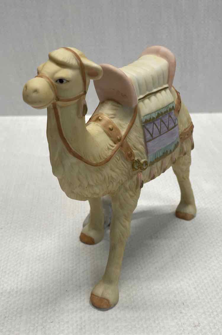 Lefton Standing Camel