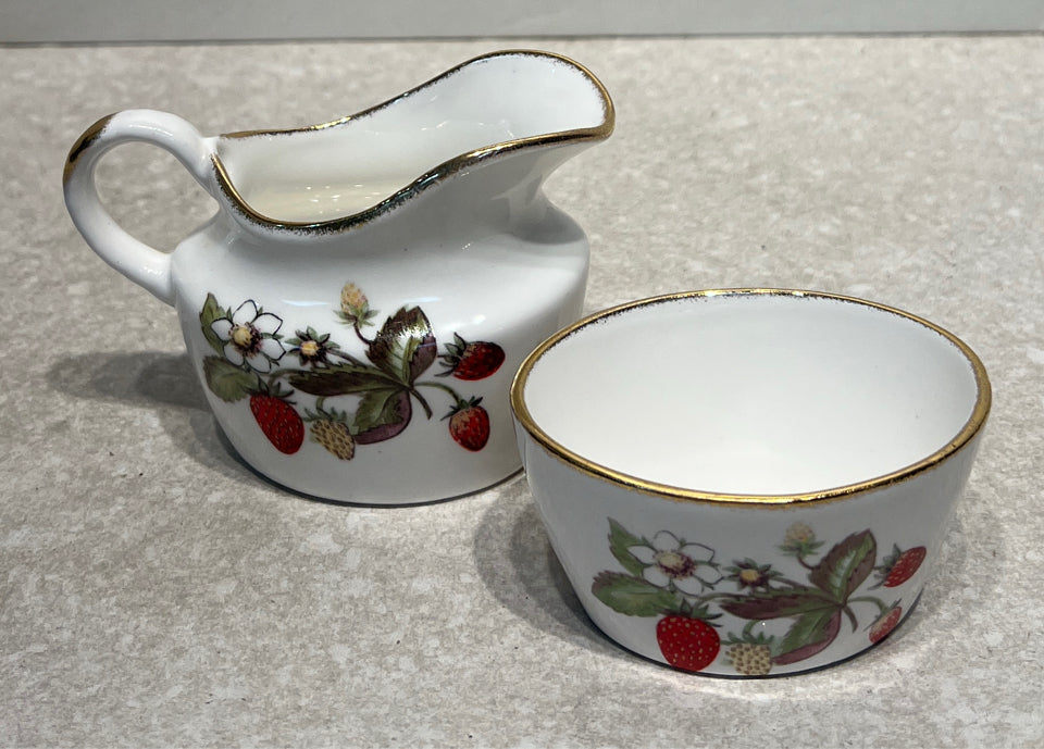 England Sugar and Creamer