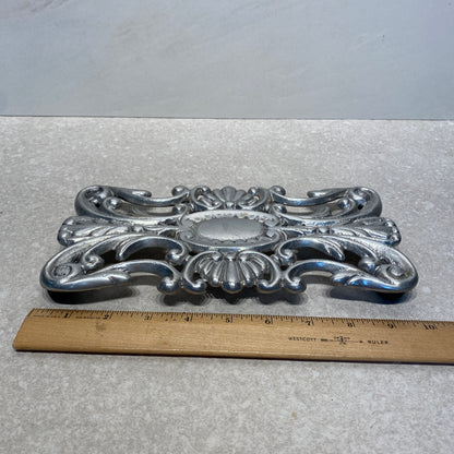 Trivet