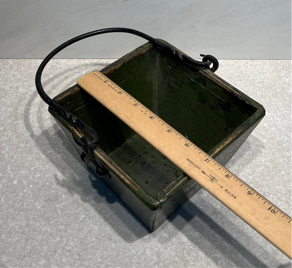 Bucket with Handle