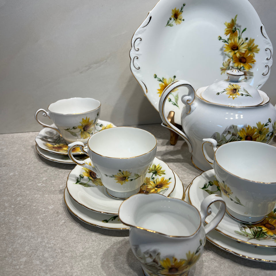 Paragon/Royal Standard Tea Set