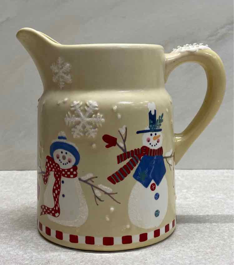 Snowman Pitcher