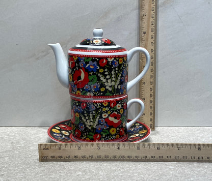 Vera Bradley Teapot with Underplate