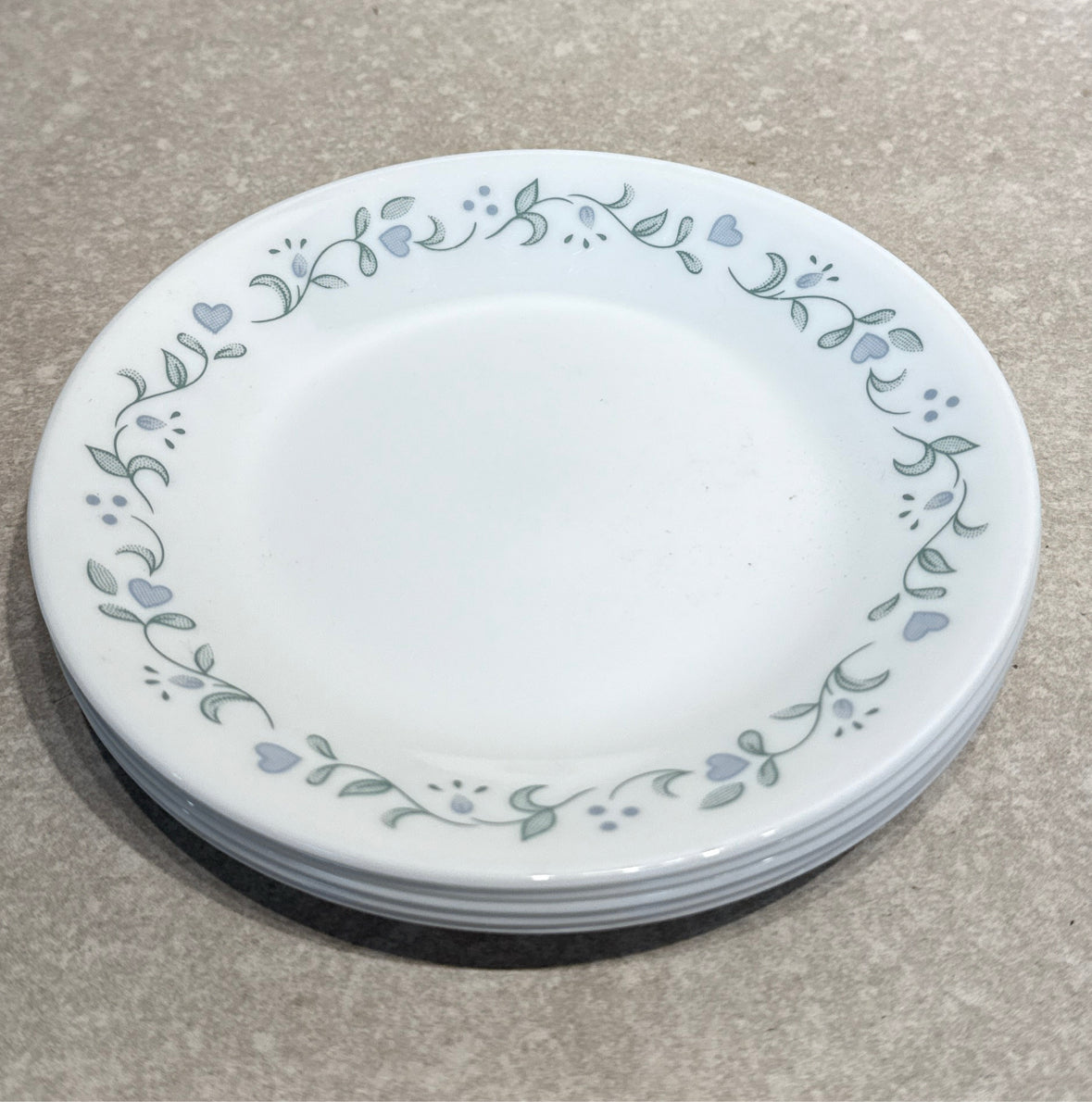 Set of 5 Corelle Plates