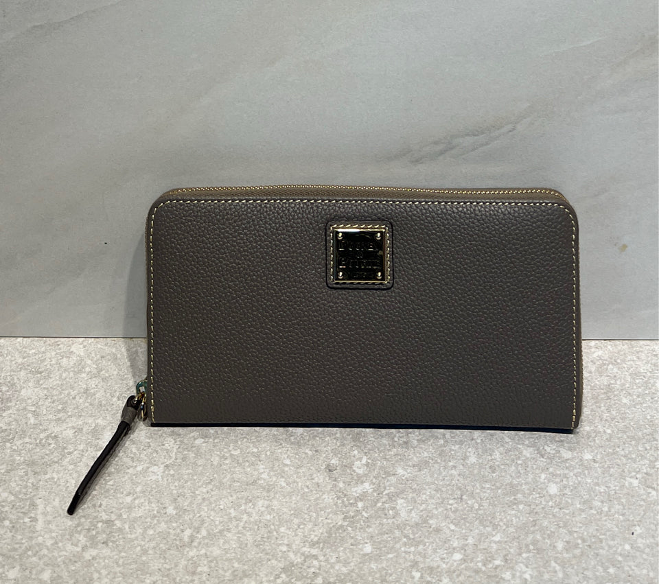 Dooney And Bourke Wallet
