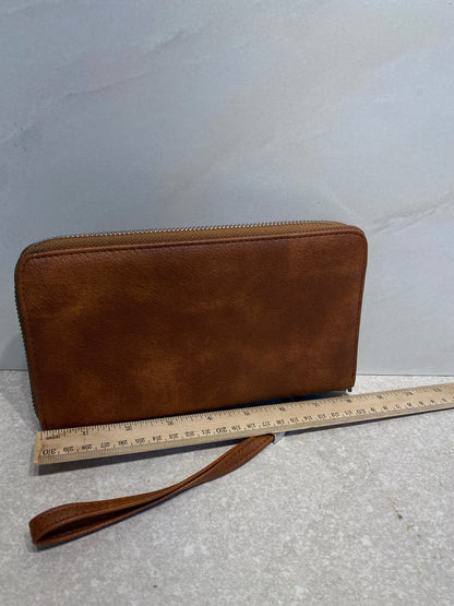 Bostanten Wristlet