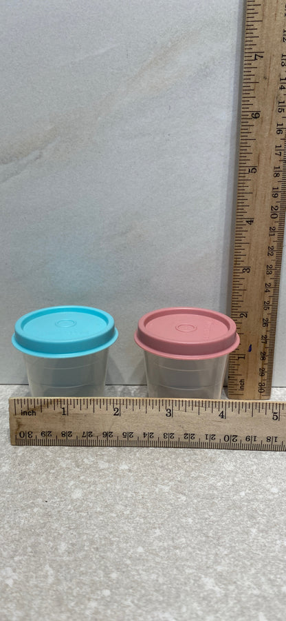 Covered Tupperware Container (Set of 5 )