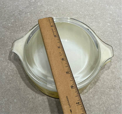 Covered Pyrex Bowl - as is 472