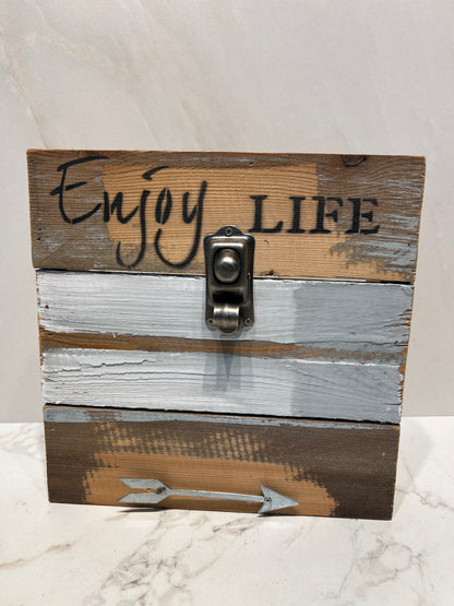 Box Sign