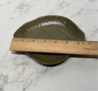 Potery Leaf Plate