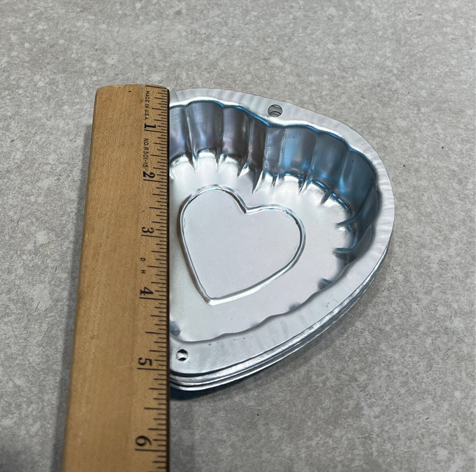 Set of 3 Heart Pans