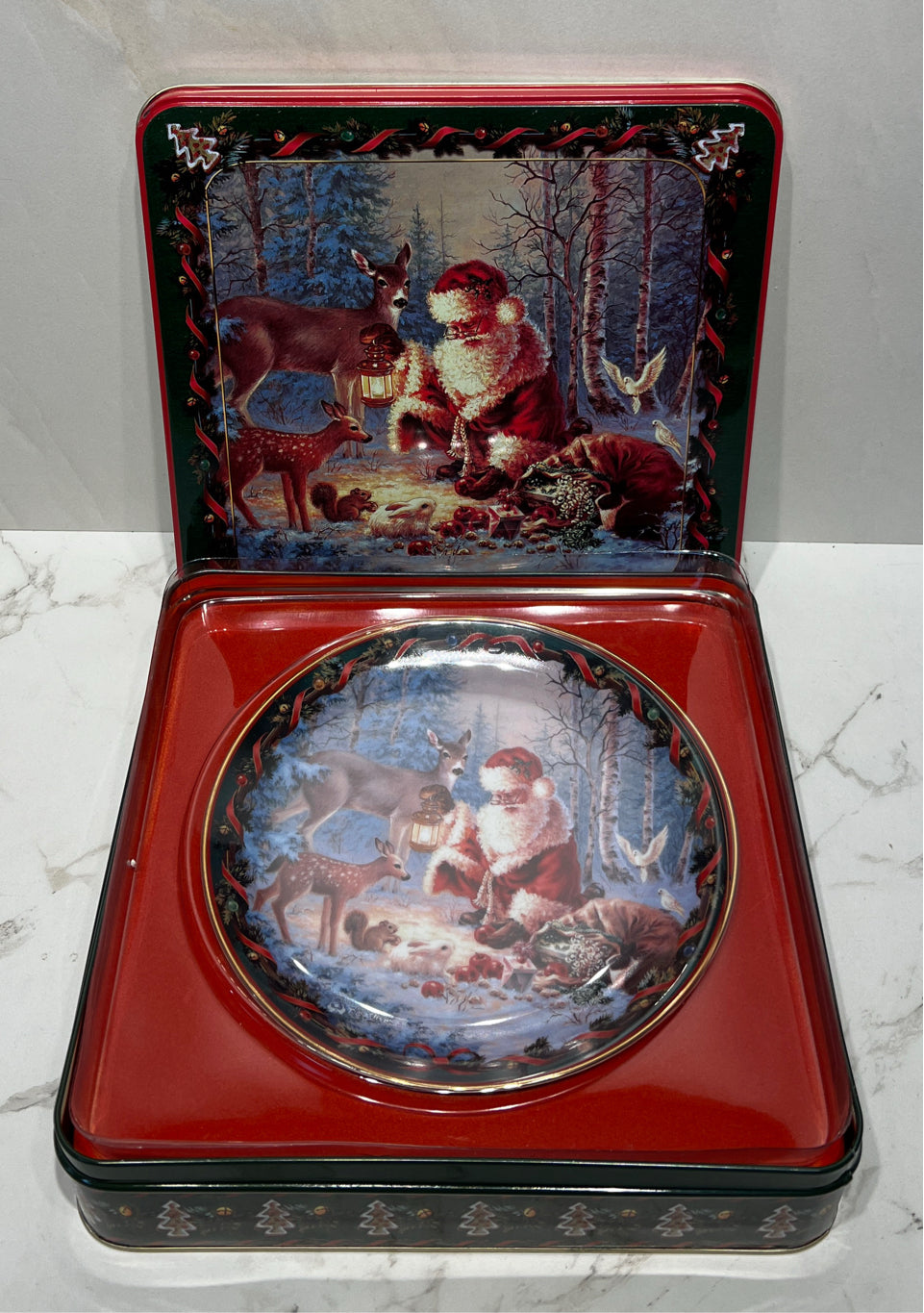 Christmas Plate With Tin