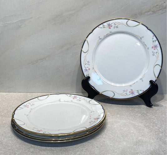 Set of 4 Lenox Constance Dinner Plates