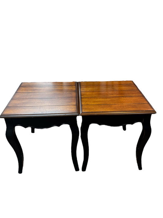 Set of 2 End Tables