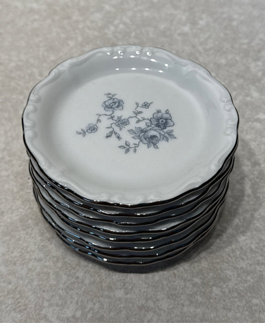 SEt of 8 Haviland Plates
