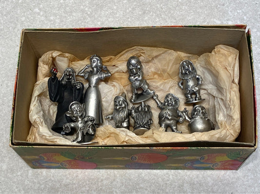 Vintage Snow White + 7 Dwarfs + Witch