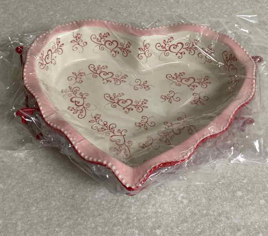 Temptations Heart plate And Stand