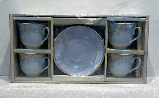 Set of 4 Cups and Saucers