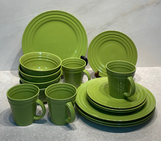 16-Piece Rachael Ray Dinnerware Set