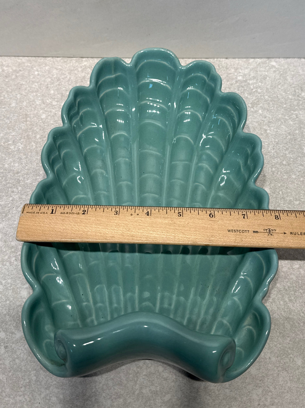 Abingdon Pottery  Shell Bowl