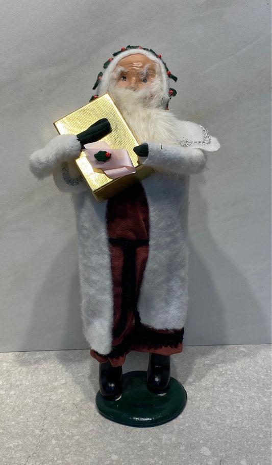 Byer's Choice Caroler