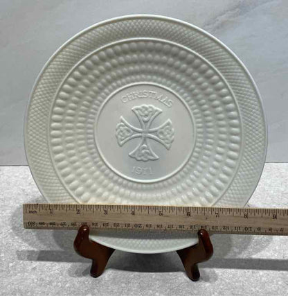 Belleek Decorative Plate
