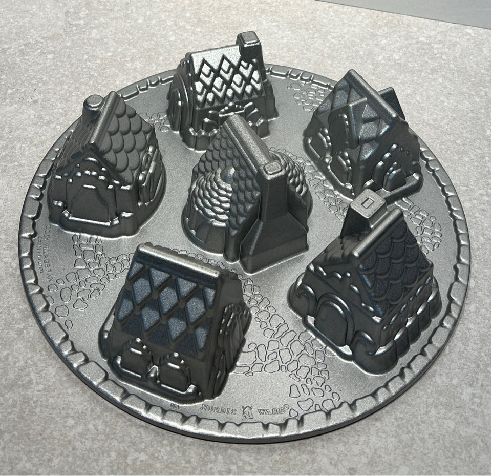 Nordicware Cozy Village Pan