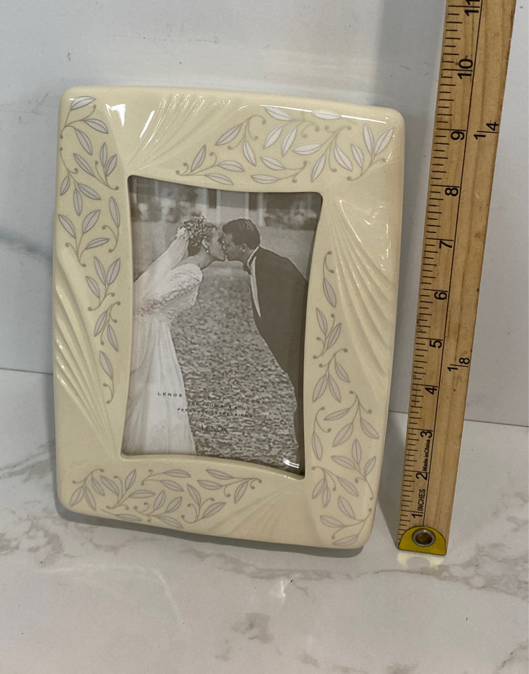 Lenox Framed Box
