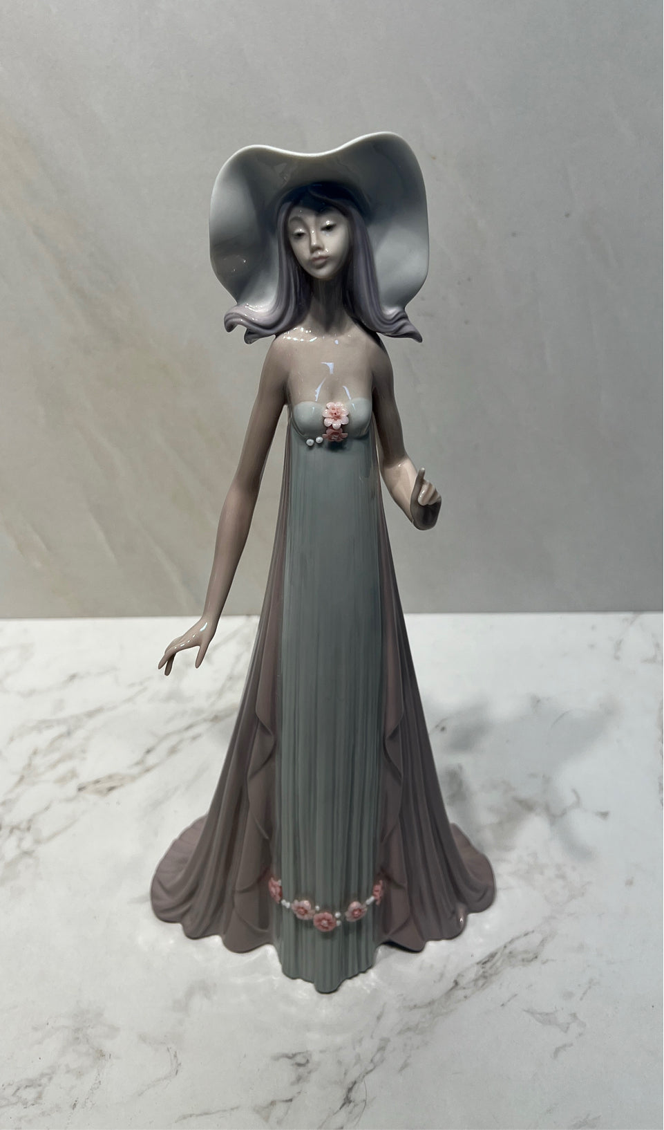 Lladro The Debutante