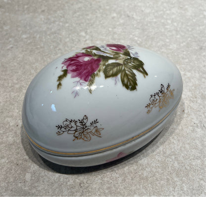 Lefton Covered Egg
