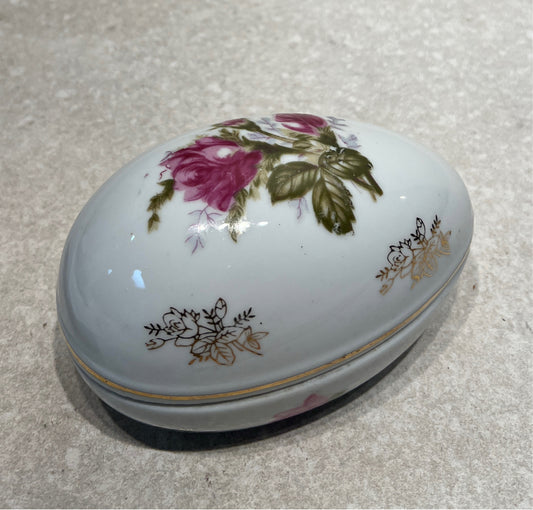 Lefton Covered Egg