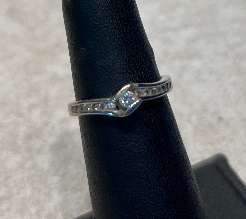 10K Gold Ring Sz.5