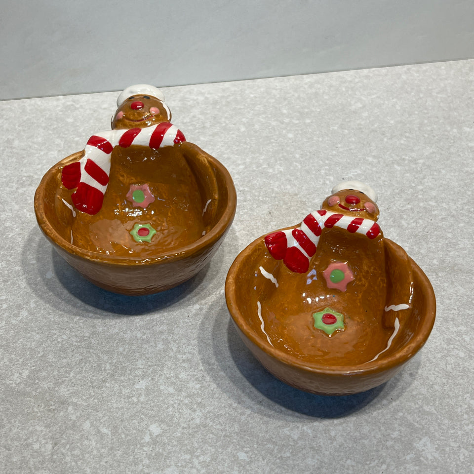 Set Of 2 Gingerbread Bowlss