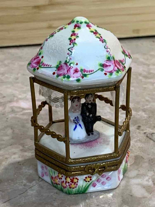 Peint Mein Wedding Gazebo Trinket - as is