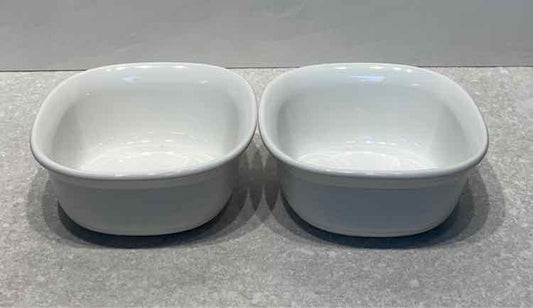 Pair of Corningware Bowls