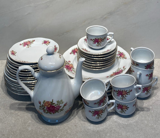Dinnerware Set