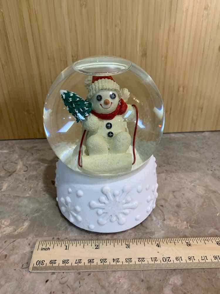 Dept. 56 Snowglobe